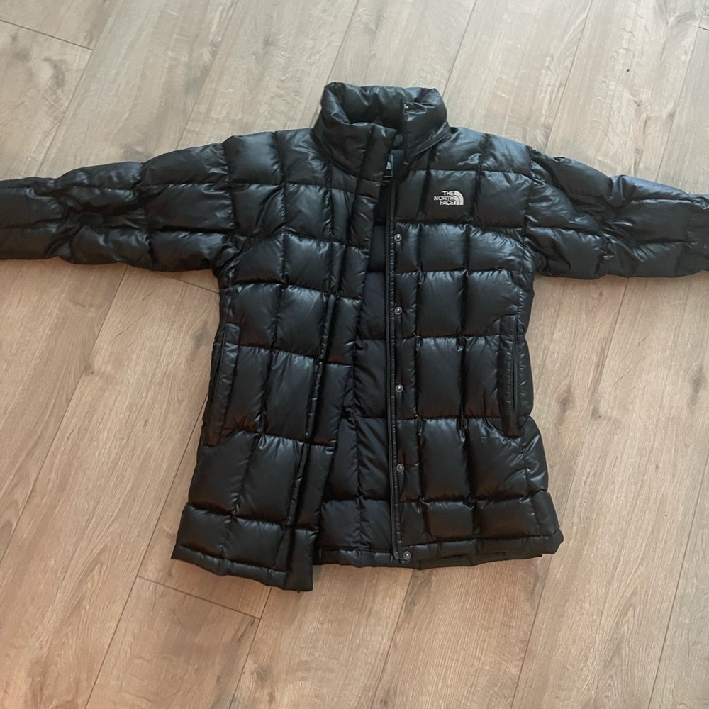 Size Small North Face puffer jacket